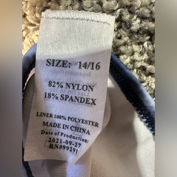 NWT Kanu Surf Girls' Long Sleeve Rashguard UPF 50+ Two Piece Swim Set Size 14/16 - Picture 4 of 5